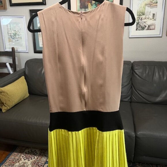 Gucci Nude & Neon Yellow Silk Crepe Pleated Buckled Dress IT 40 - Picture 4 of 7